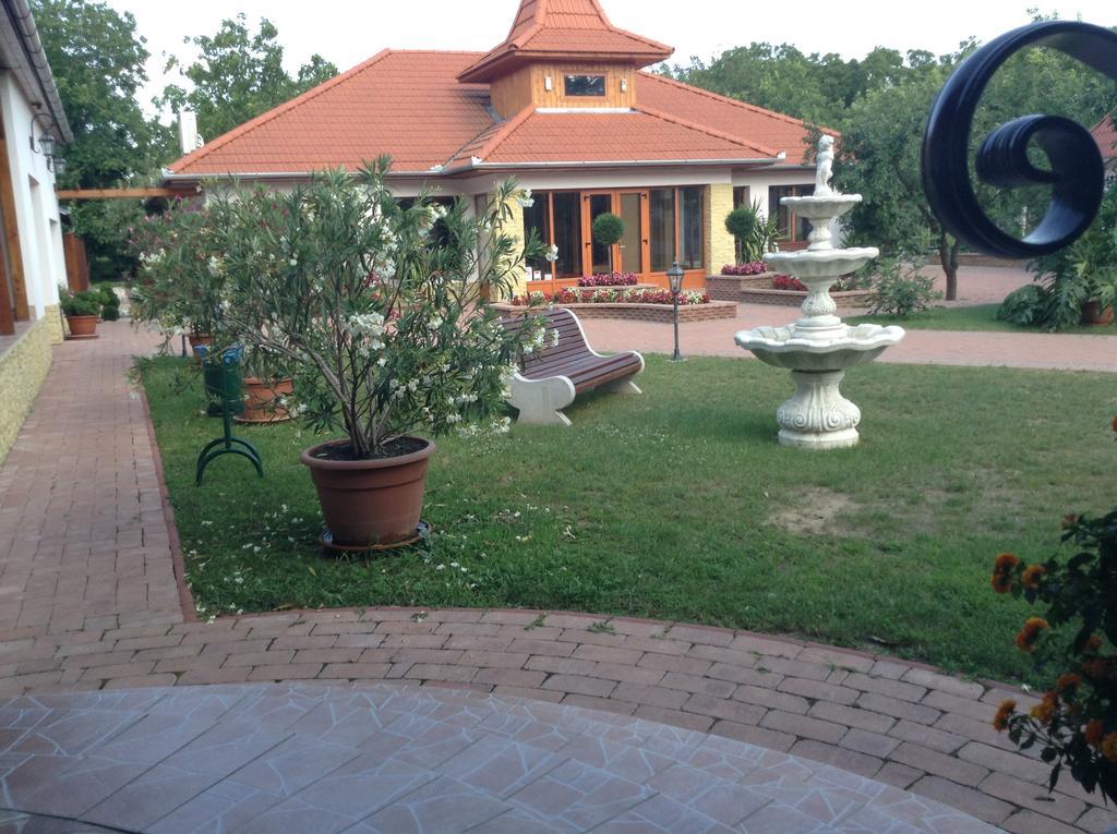 Apartament Bornemisza Kuria Tiszabecs Zewnętrze zdjęcie