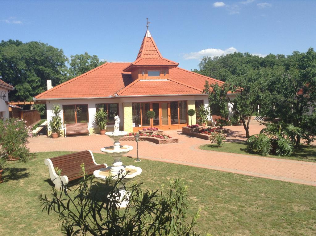 Apartament Bornemisza Kuria Tiszabecs Zewnętrze zdjęcie